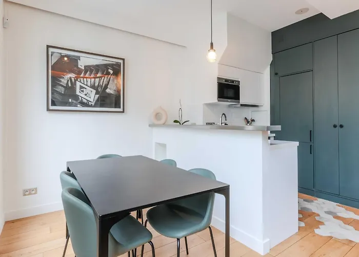 Newly Renovated Loft Bastille Apartment